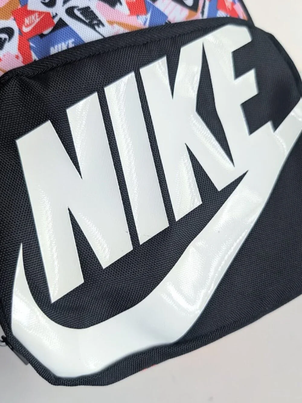 Nike Classic Fuel Pack Insulated Lunch Bag With ID Window